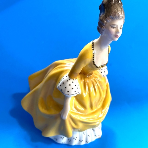 Doulton Coralie figures estimate 8 inches HN2307 made in England - Picture 3 of 5